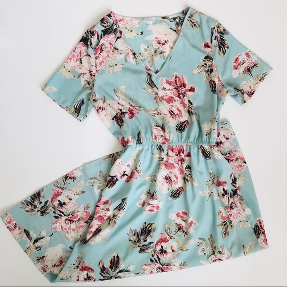 Emberley Dresses & Skirts - Emberley Blue Floral Fit and Flare Maxi Dress